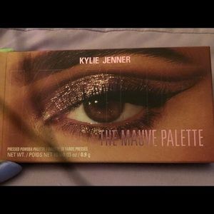 Kylie Jenner The mauve palette